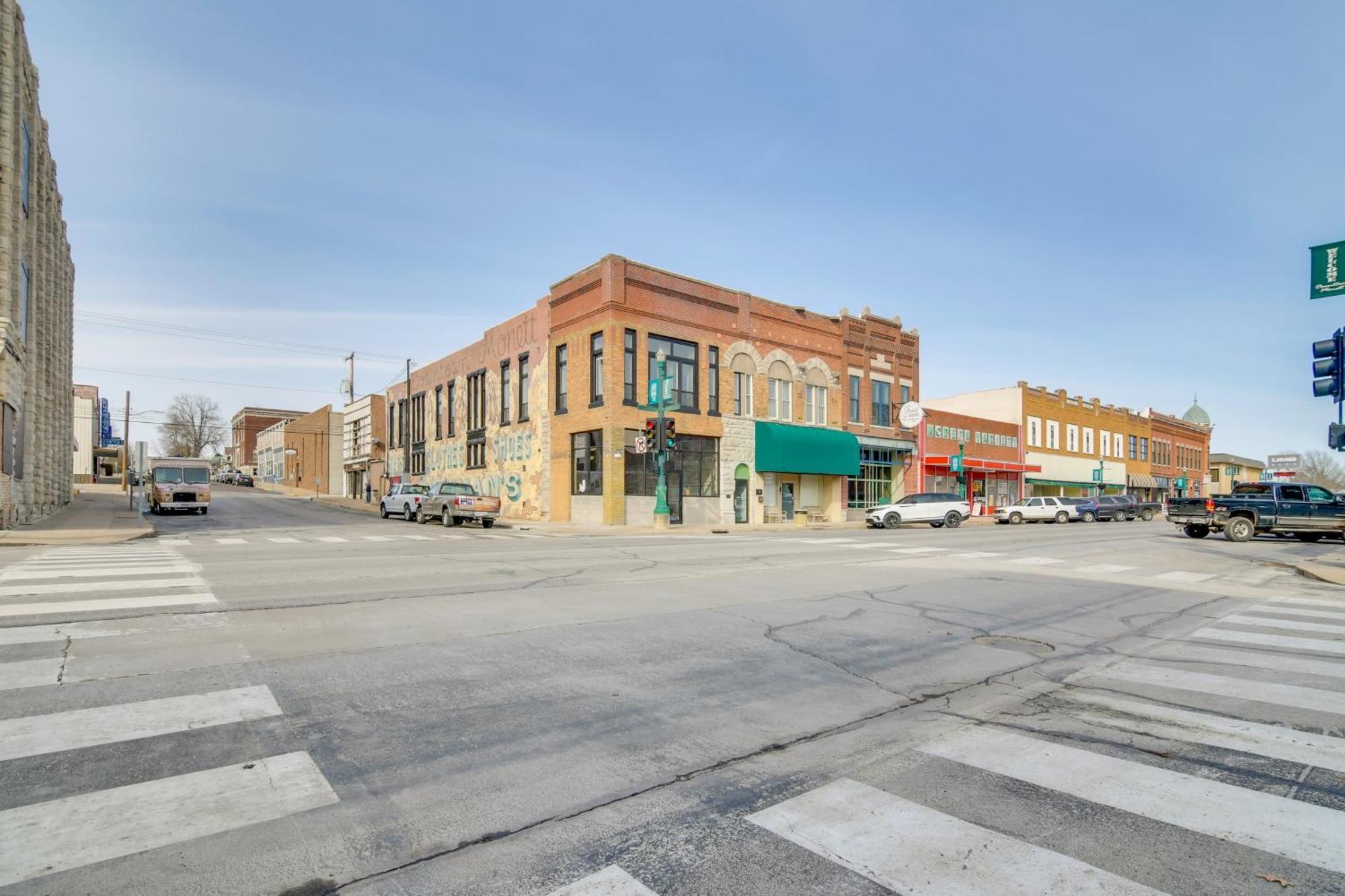 Dtwn Loft In The Heart Of Monett Pets Welcome! Zewnętrze zdjęcie